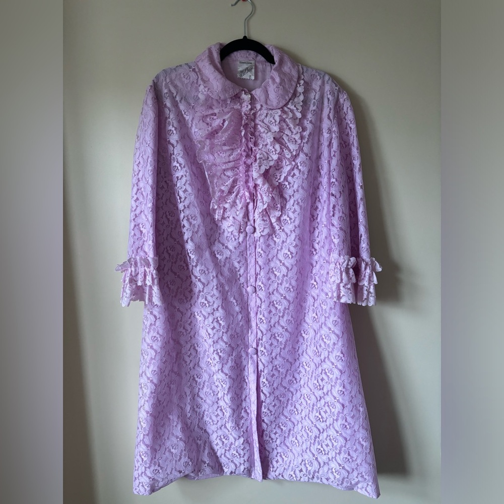 VINTAGE lilac lace jacket with ruffled sleeves and yoke size medium large